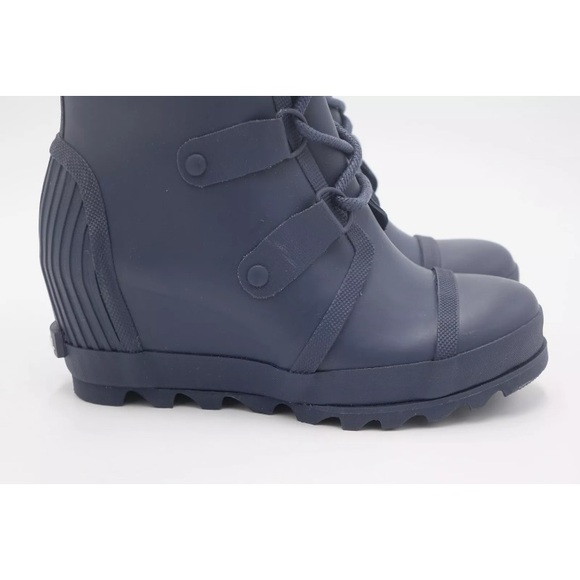 Sorel Joan of Arctic Wedge Boots. - Picture 6 of 9